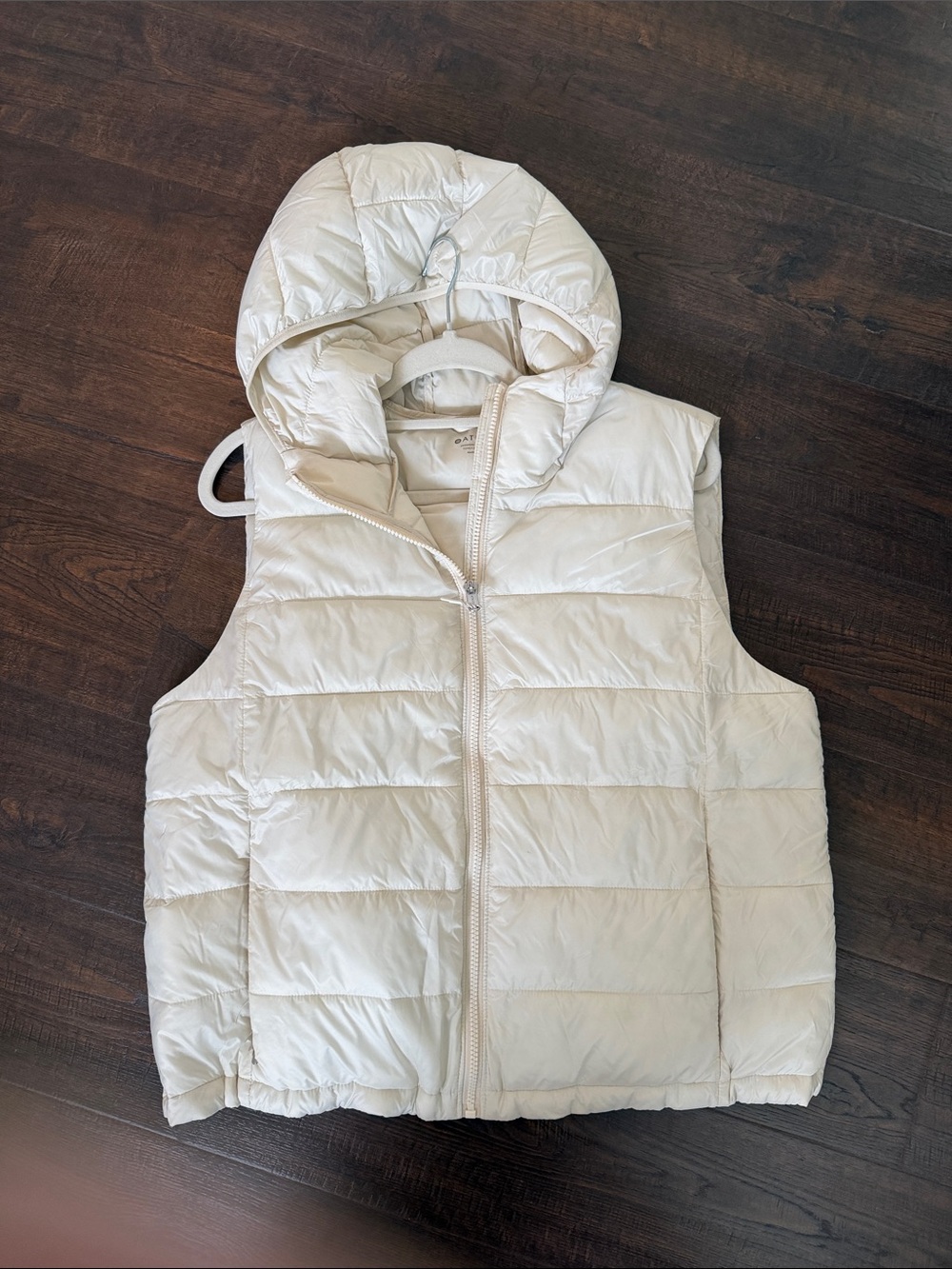 Athleta Sleeveless Quilted Hooded Puffer Vest in cream